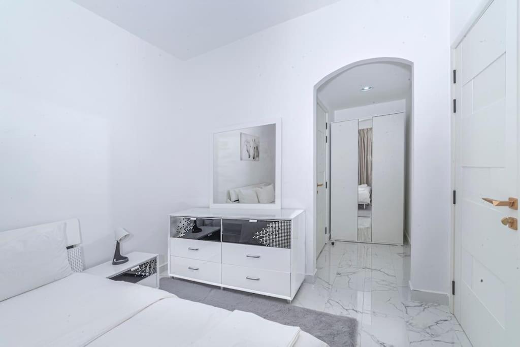 Luxury 2 Bedroom Apartment In Dubai Marina & Jbr Beach Екстериор снимка